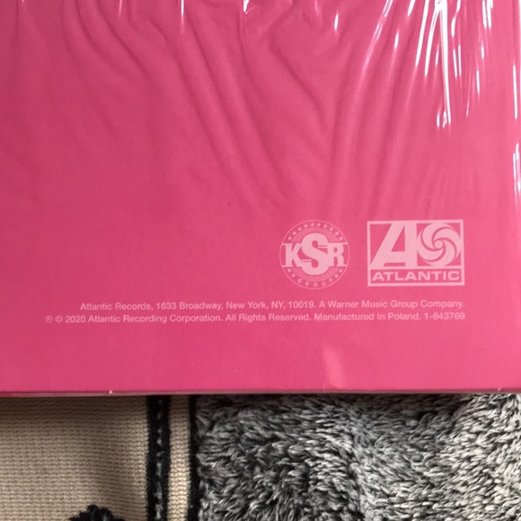 💜🆕SIGNED!! Cardi B x Megan Thee Stallion Purple Edition Vinyl of WAP!💜💜 - Picture 11 of 12